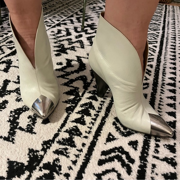 Isabel Marant Lapio Pointed-Toe Boots - Picture 8 of 8